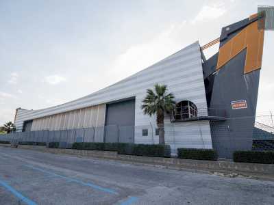...l�edificio del Palaflorio...